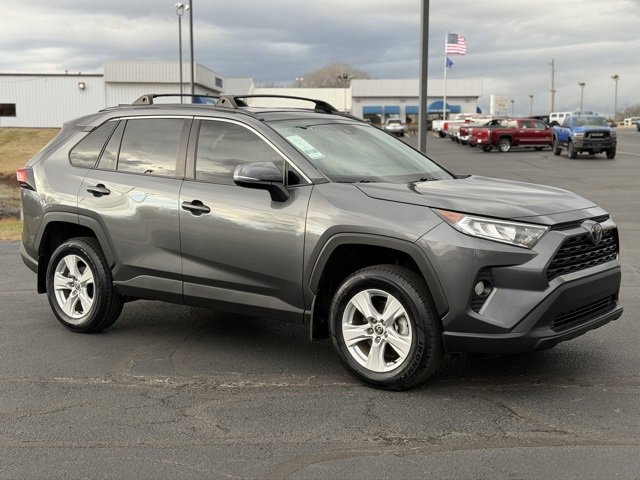 2021 Toyota RAV4 XLE's photo
