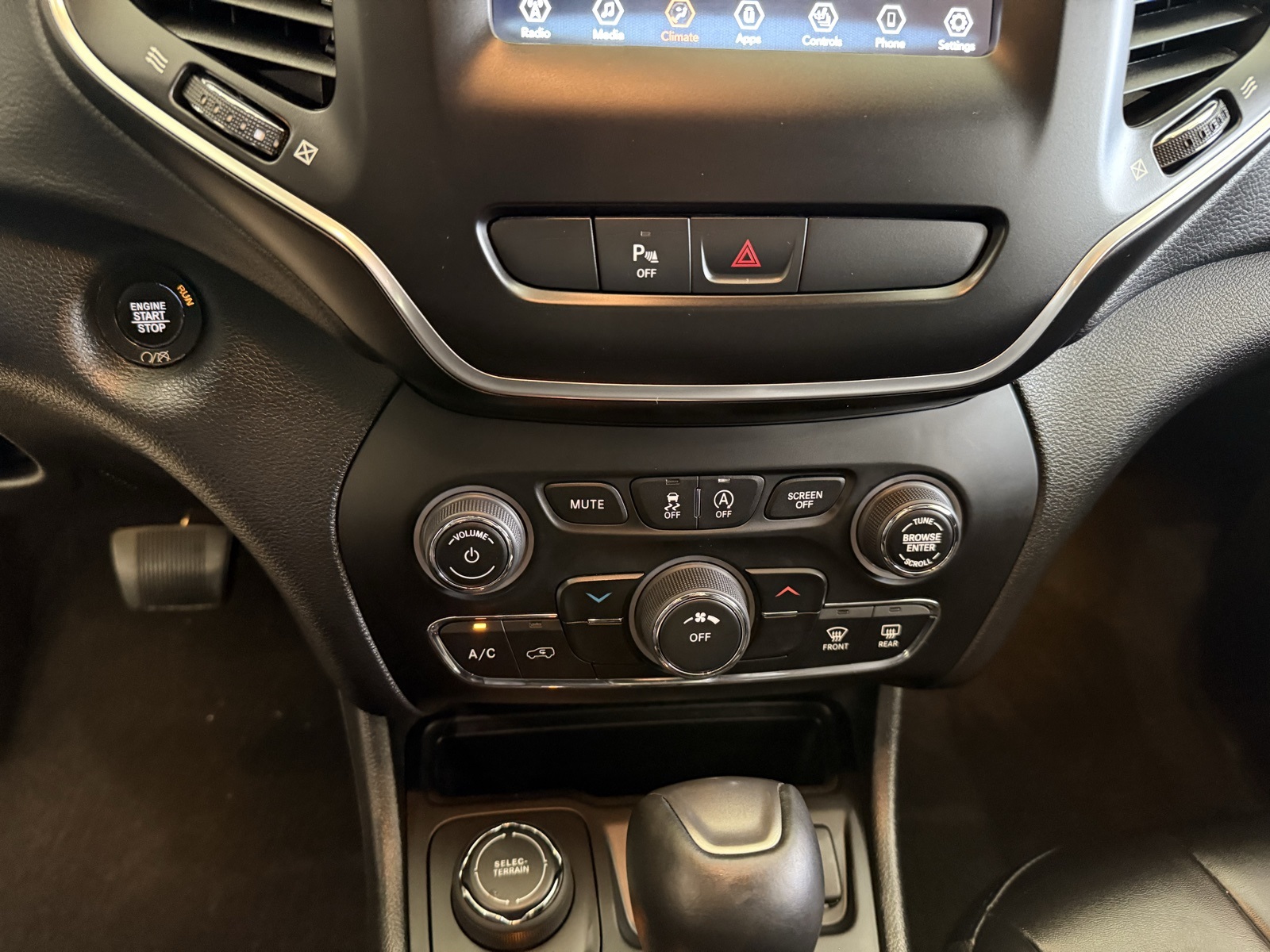 2019 Jeep Cherokee Latitude photo 18