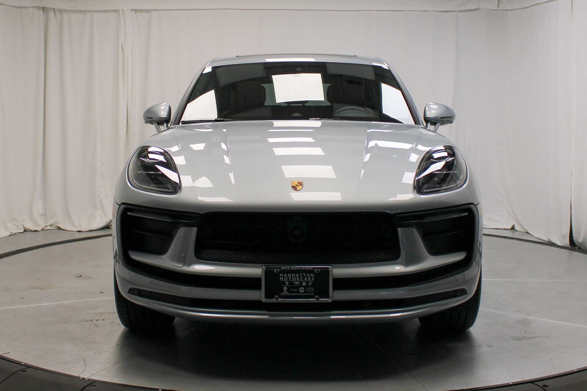 2025 Porsche Macan Base photo 12