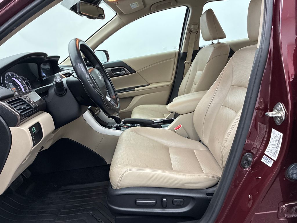 2017 Honda Accord EX-L photo 9