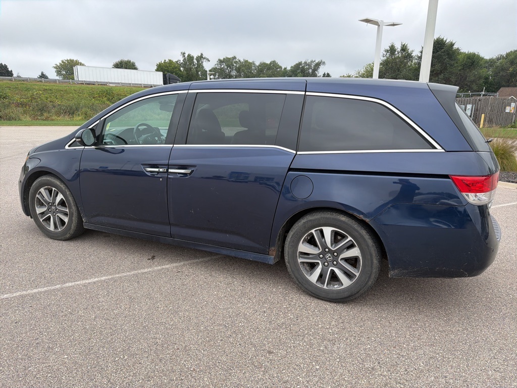 2014 Honda Odyssey Touring photo 7