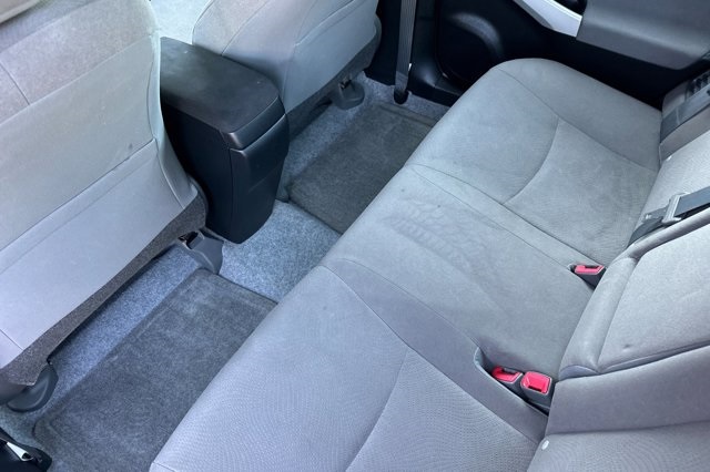 2015 Toyota Prius Three photo 12
