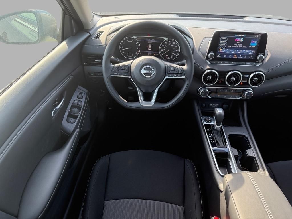 2025 Nissan Sentra SV photo 4