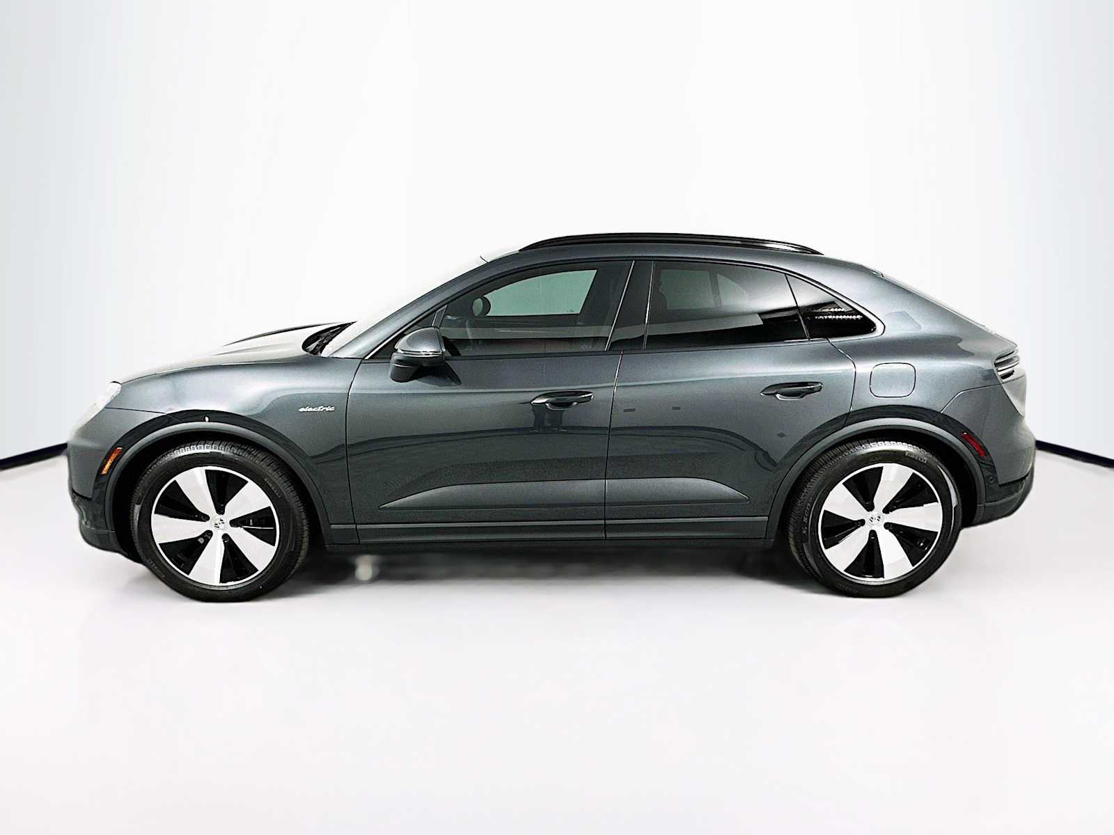 Certified 2024 Porsche Macan Base with VIN WP1AA2XA5RL002927 for sale in Chandler, AZ