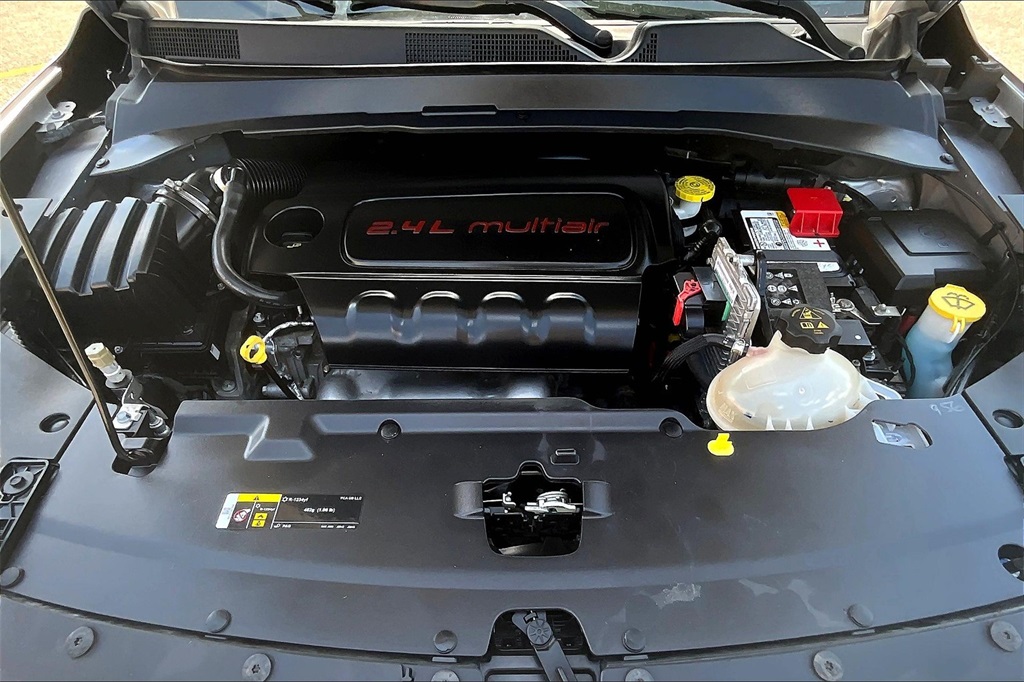 2022 Jeep Compass Latitude Lux photo 10