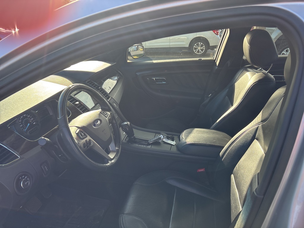 2016 Ford Taurus Limited photo 4