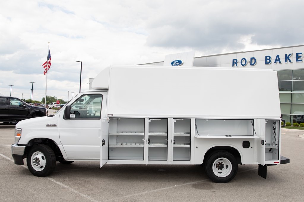 2026 Ford E-350 Base photo 6
