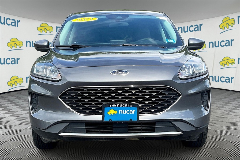 2021 Ford Escape SE photo 2