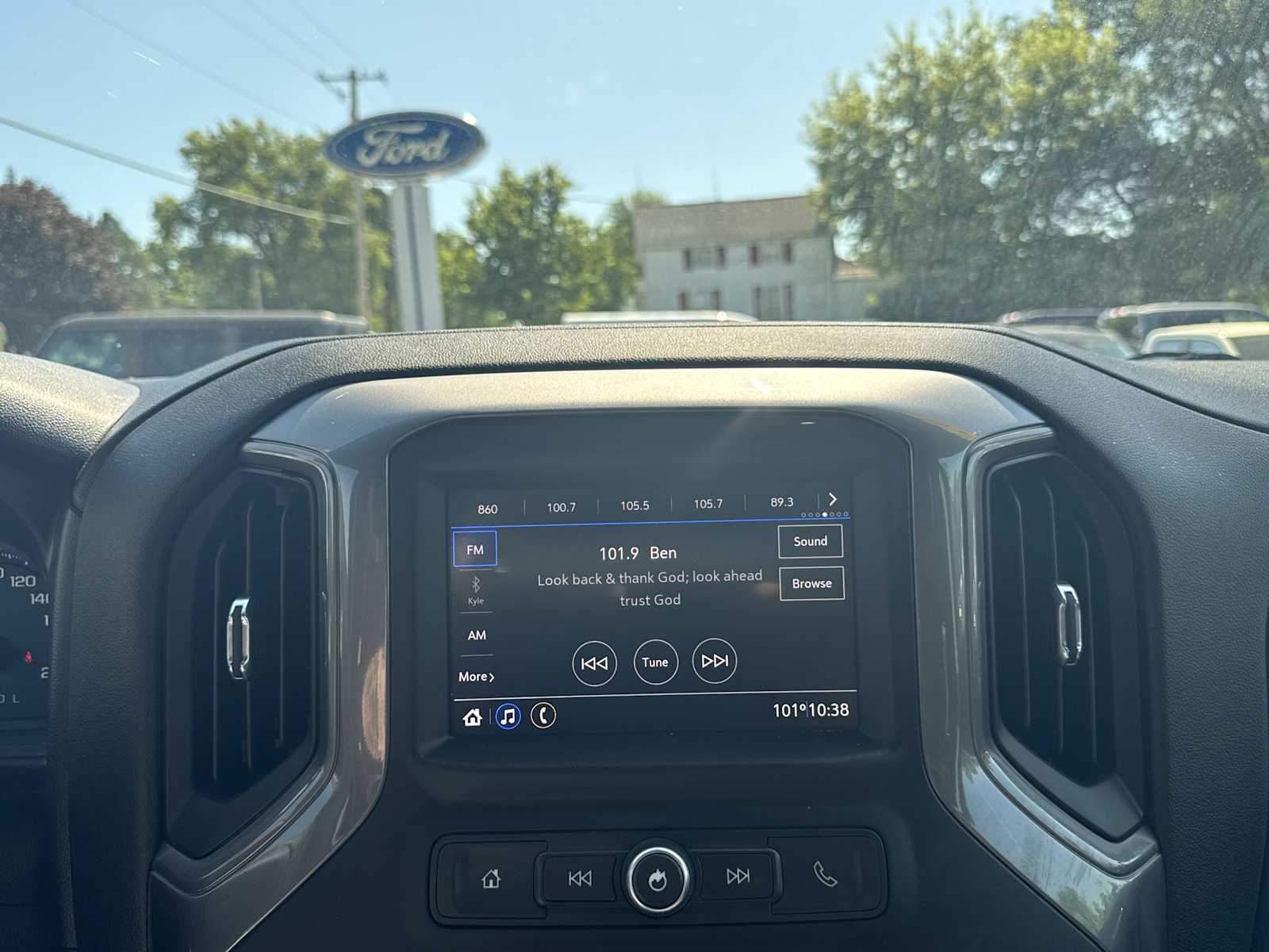 2020 Chevrolet Silverado 1500 Custom Trail Boss photo 29