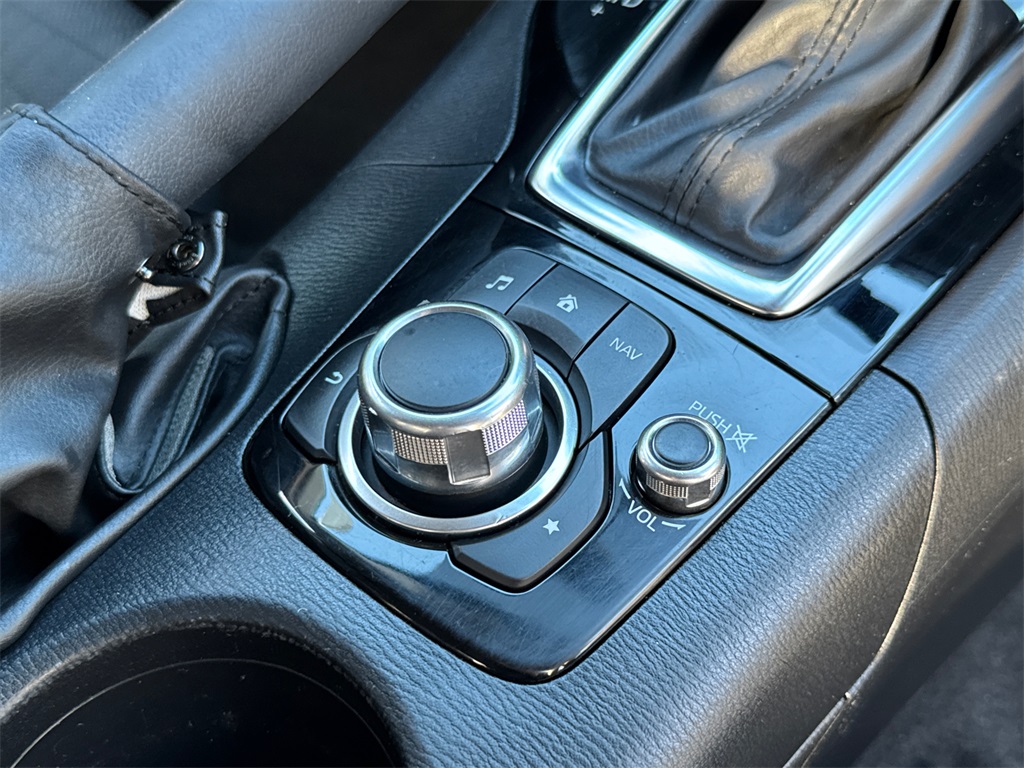 2016 Mazda Mazda3 i Sport photo 16