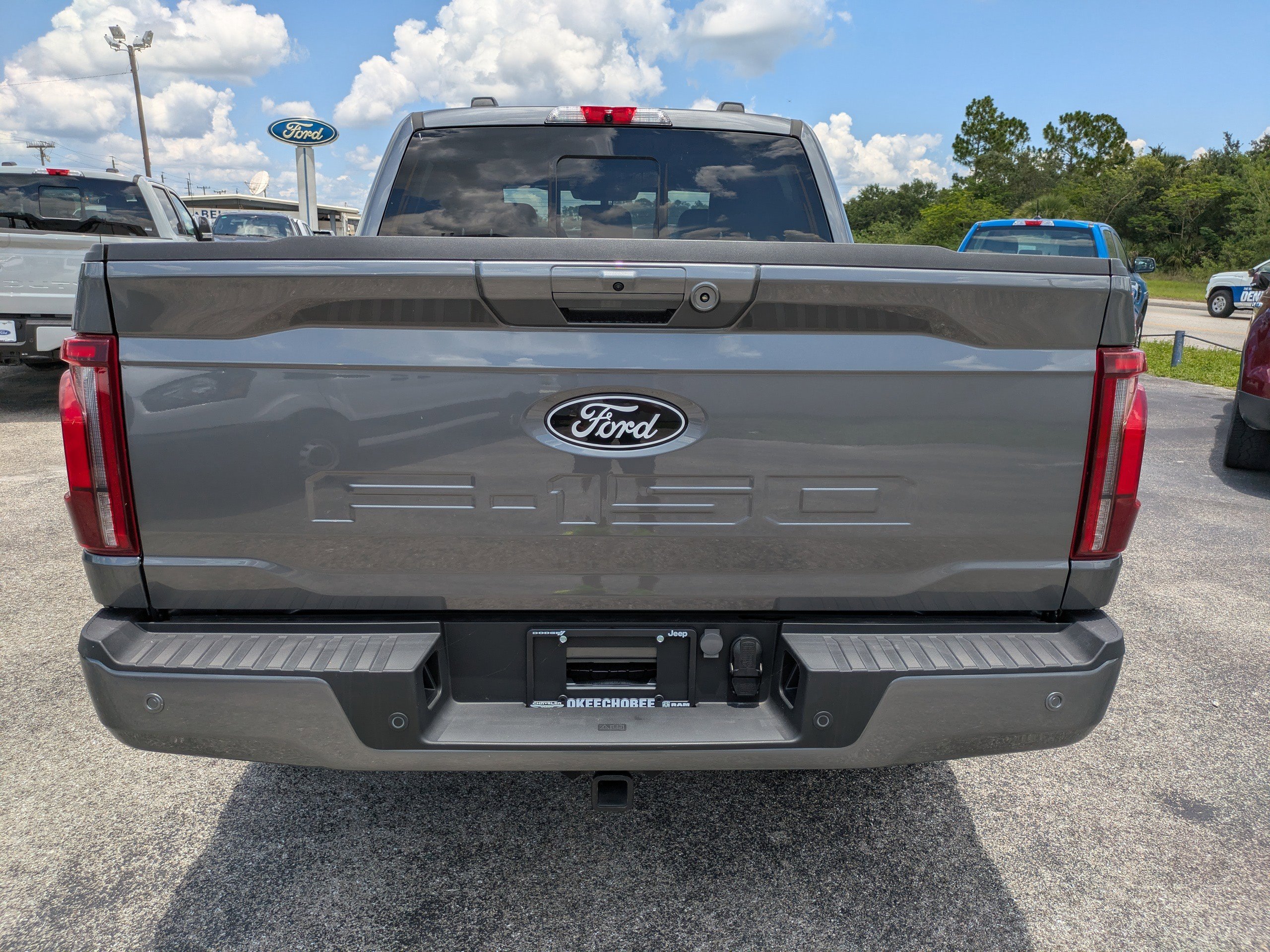 2024 Ford F-150 Platinum photo 4
