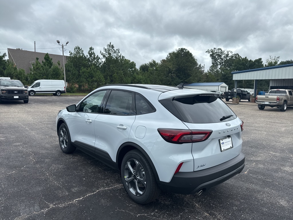 2025 Ford Escape ST-Line photo 13