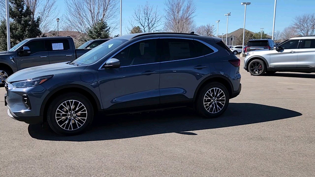 2025 Ford Escape Plug-In Hybrid photo 3