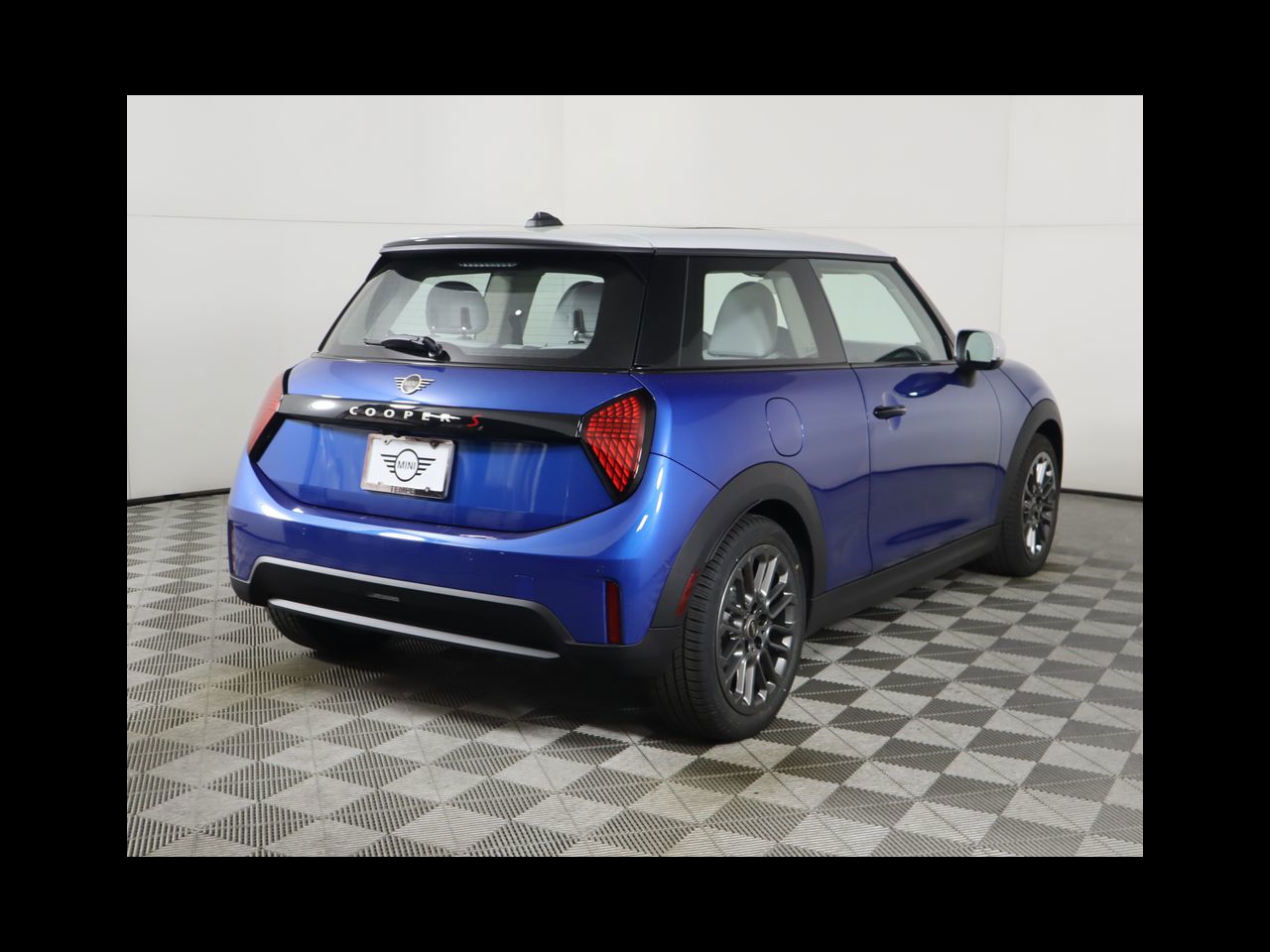 2025 Mini Cooper 2 Door Hardtop Signature photo 5