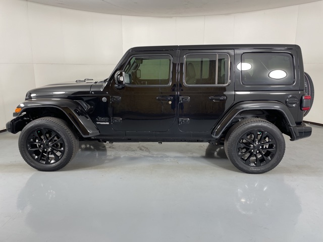 2022 Jeep Wrangler Unlimited Sahara High Altitude photo 4