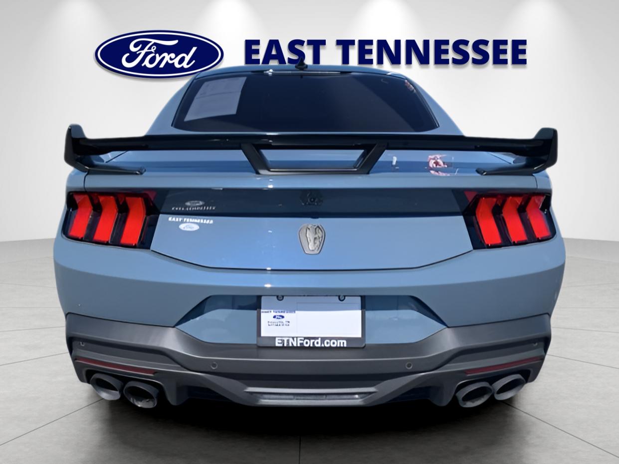 2024 Ford Mustang Dark Horse photo 4