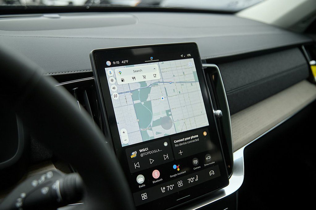 2025 VOLVO XC90 - Image 13