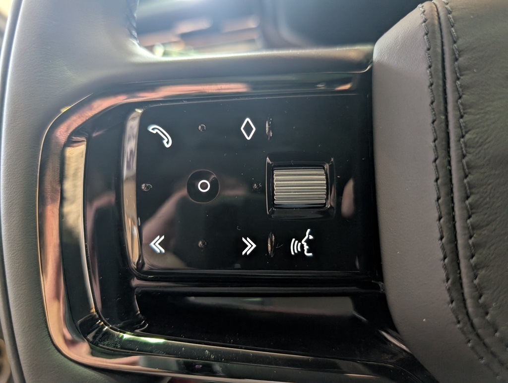 2025 Land Rover Range Rover Sport SE photo 17