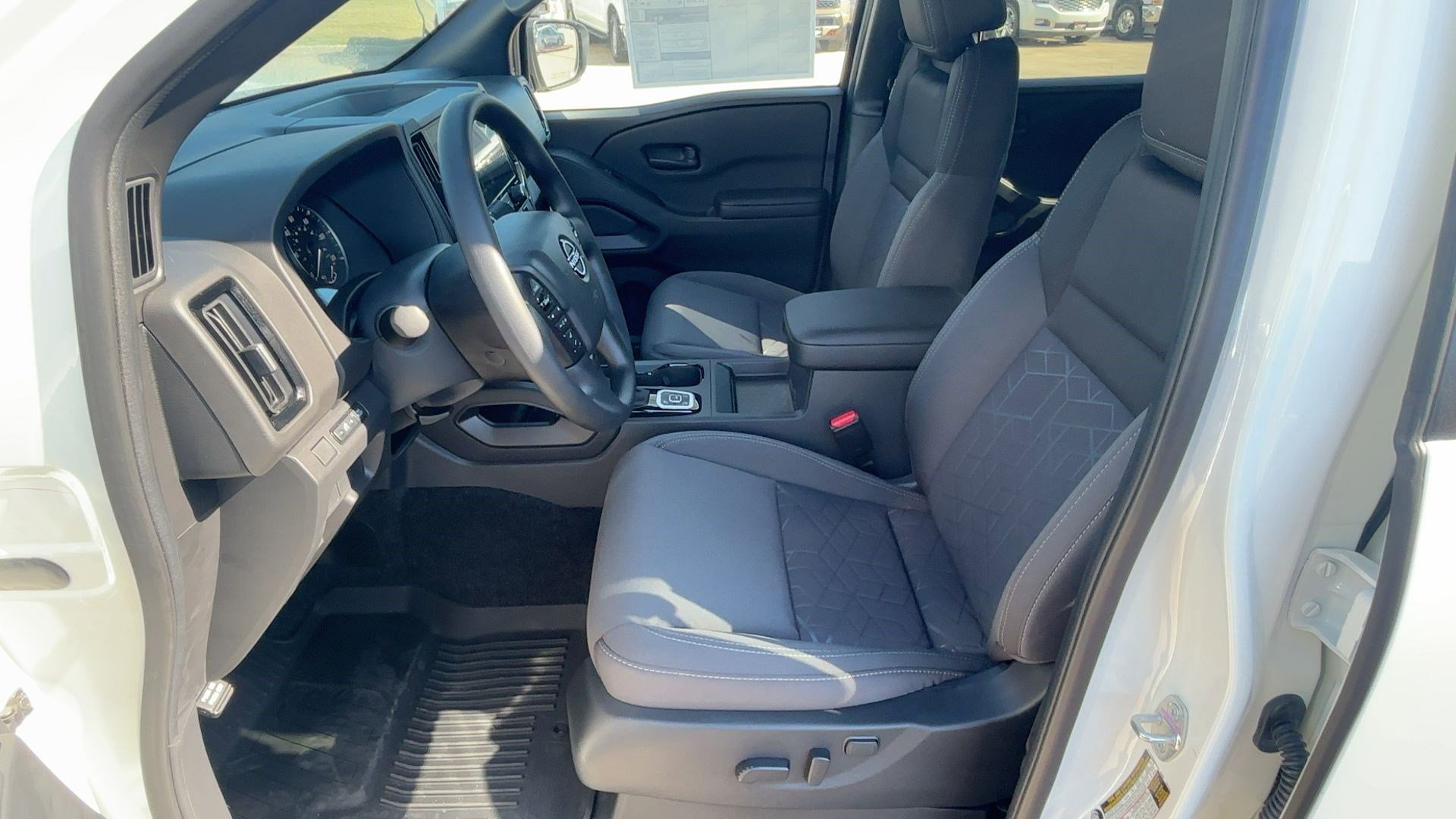 2026 Nissan Frontier SV photo 5