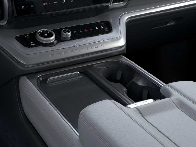 2025 Ford Expedition MAX photo 11