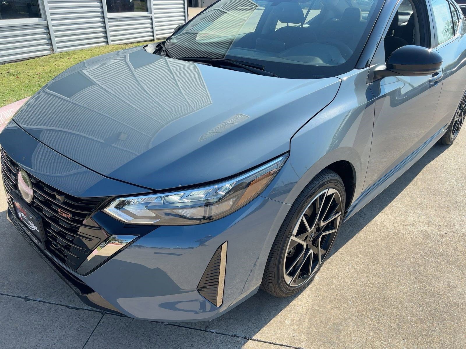 2025 Nissan Sentra SR photo 19
