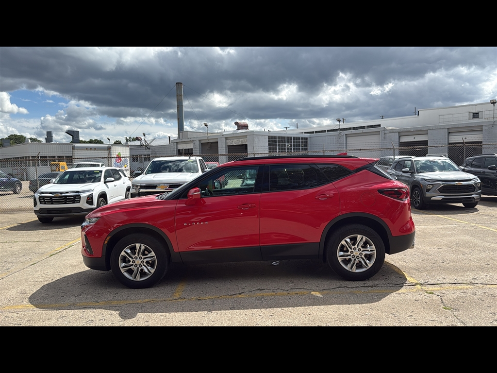 2021 Chevrolet Blazer 2LT photo 3