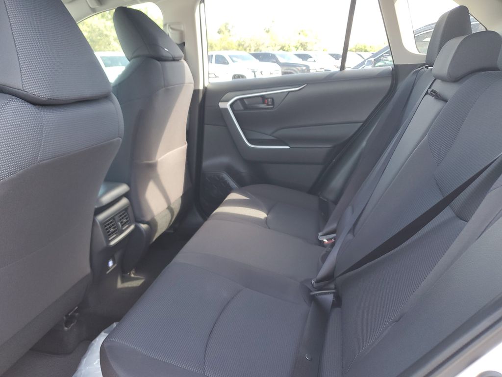 2025 Toyota RAV4 Hybrid LE photo 16