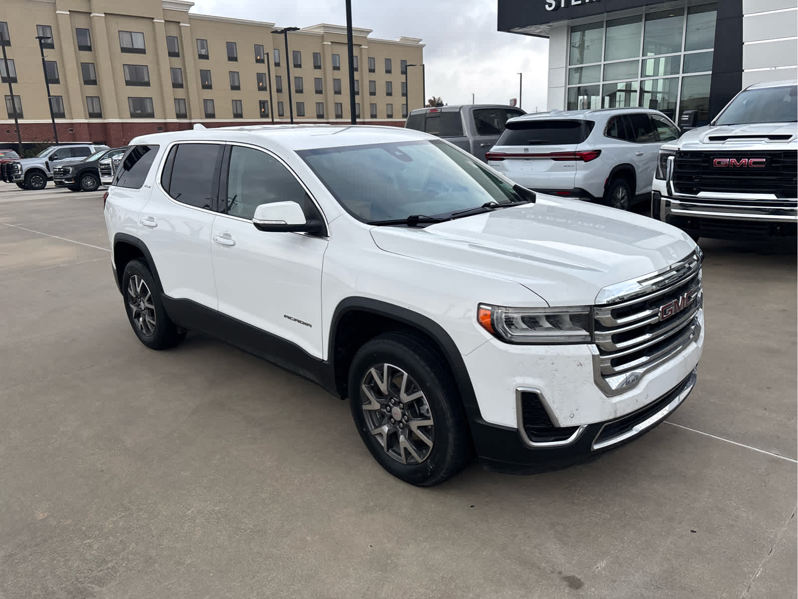 2022 Gmc Acadia SLE photo 2