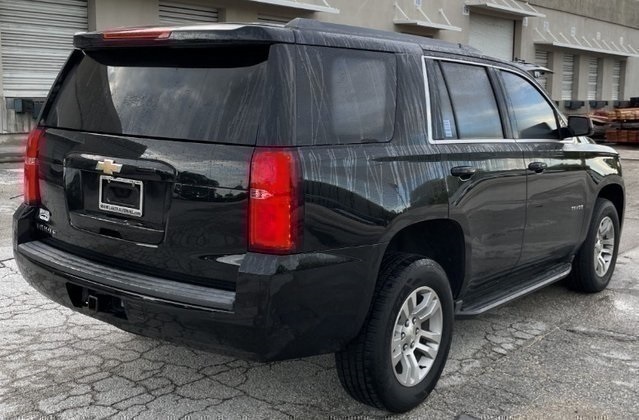 2017 Chevrolet Tahoe LS photo 4