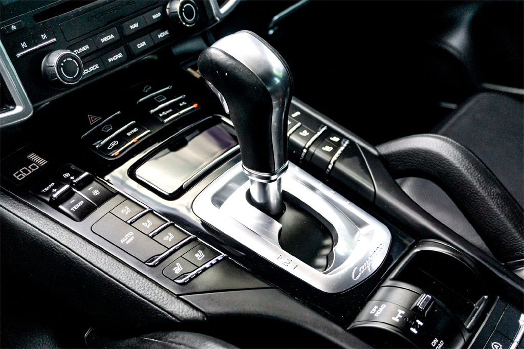2018 Porsche Cayenne Base photo 24