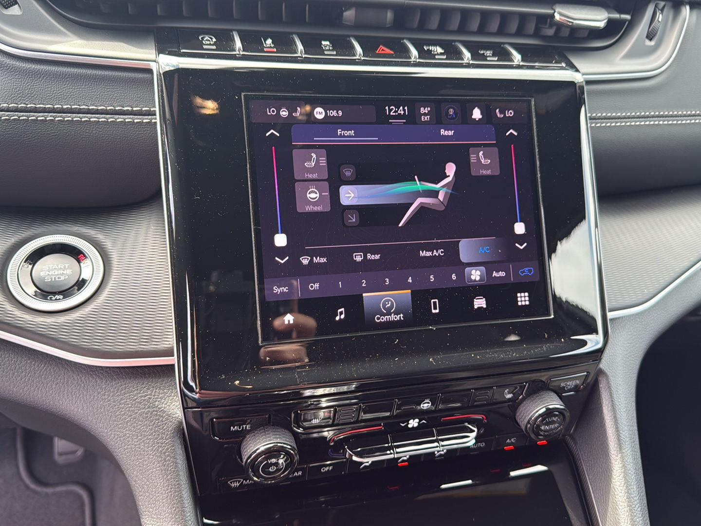 2025 Jeep Grand Cherokee Laredo X photo 6