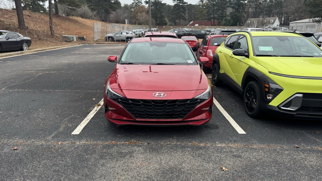 2021 Hyundai Elantra SEL's photo