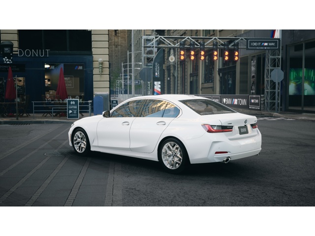 2025 Bmw 330i xDrive photo 2