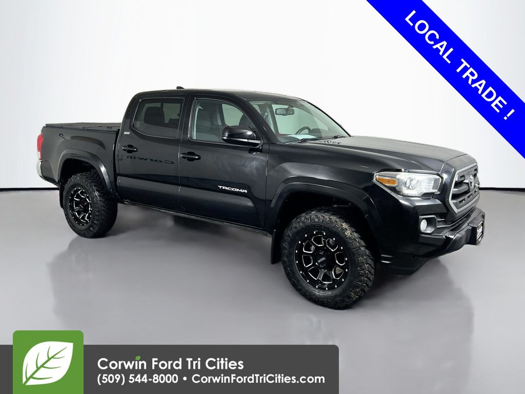 2016 Toyota Tacoma SR5's photo