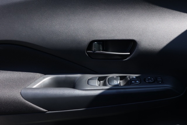 2025 Nissan Kicks Play S photo 22