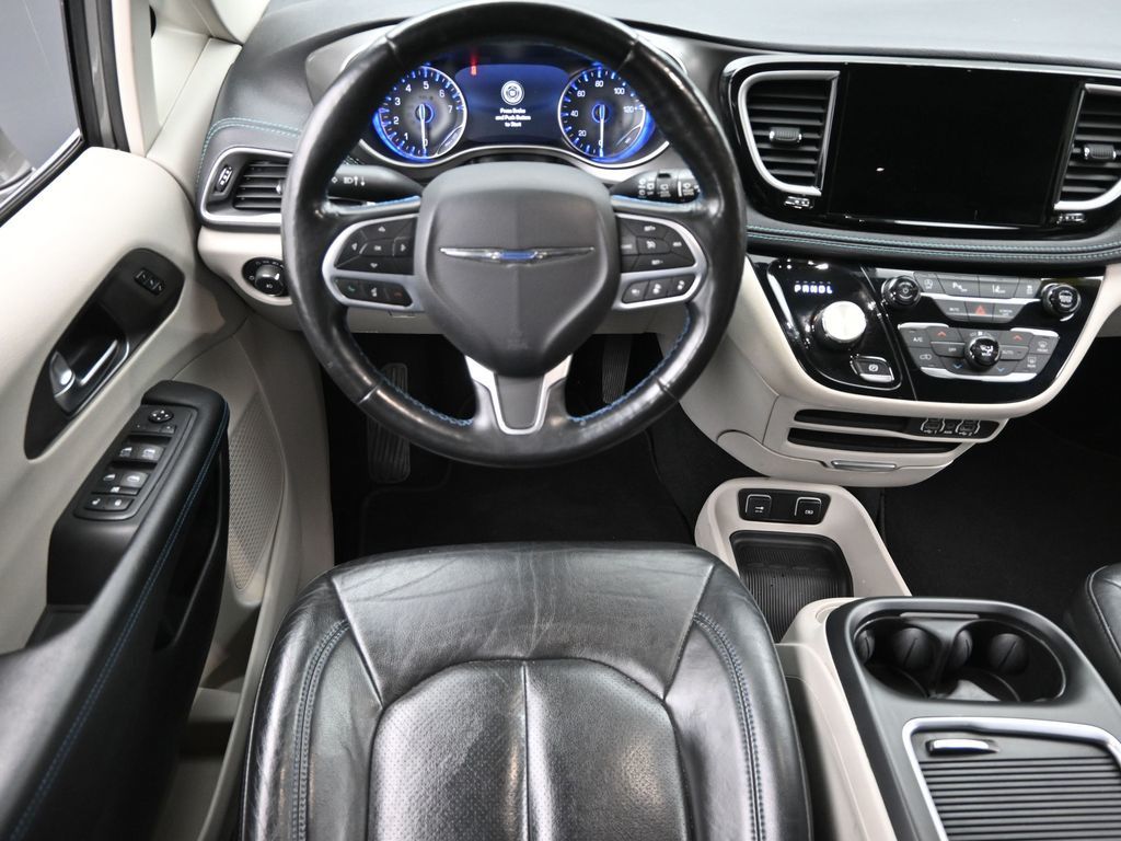 2021 Chrysler Pacifica Touring L photo 10