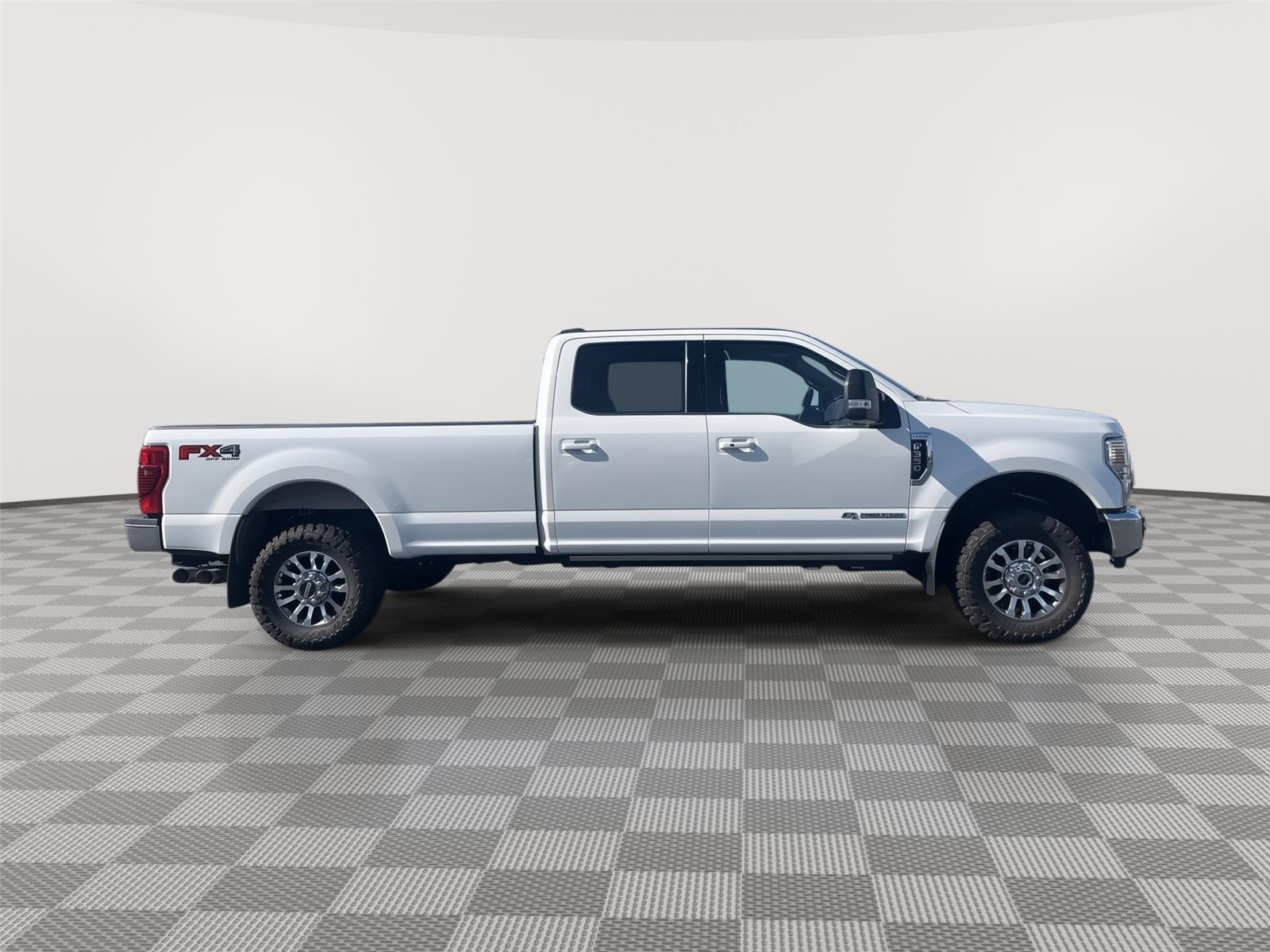 2022 Ford F-350 Limited photo 6