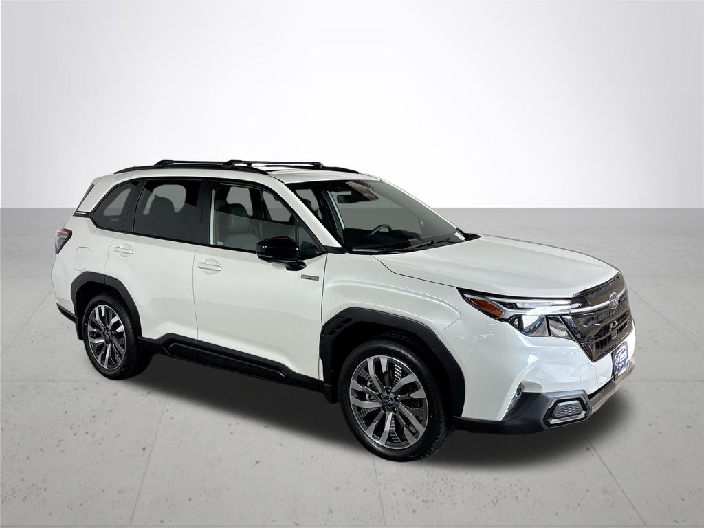 2025 Subaru Forester Touring photo 4