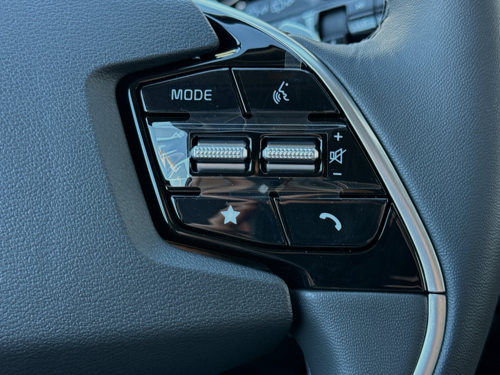 2025 Kia Niro EX photo 24
