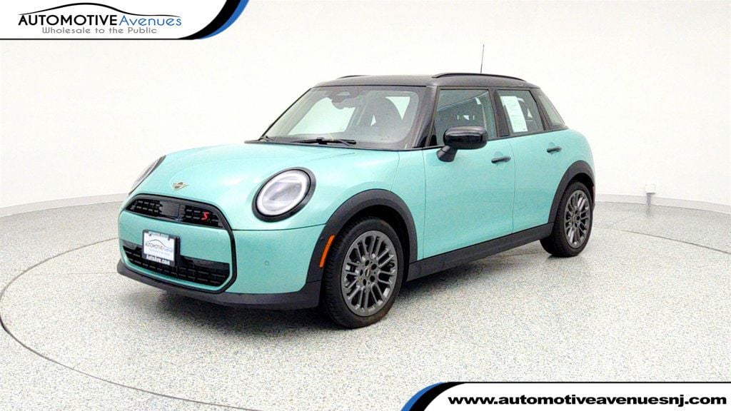 2025 MINI Hardtop 4 Door S's photo