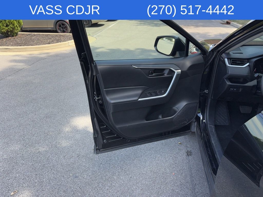 2024 Toyota RAV4 LE photo 11