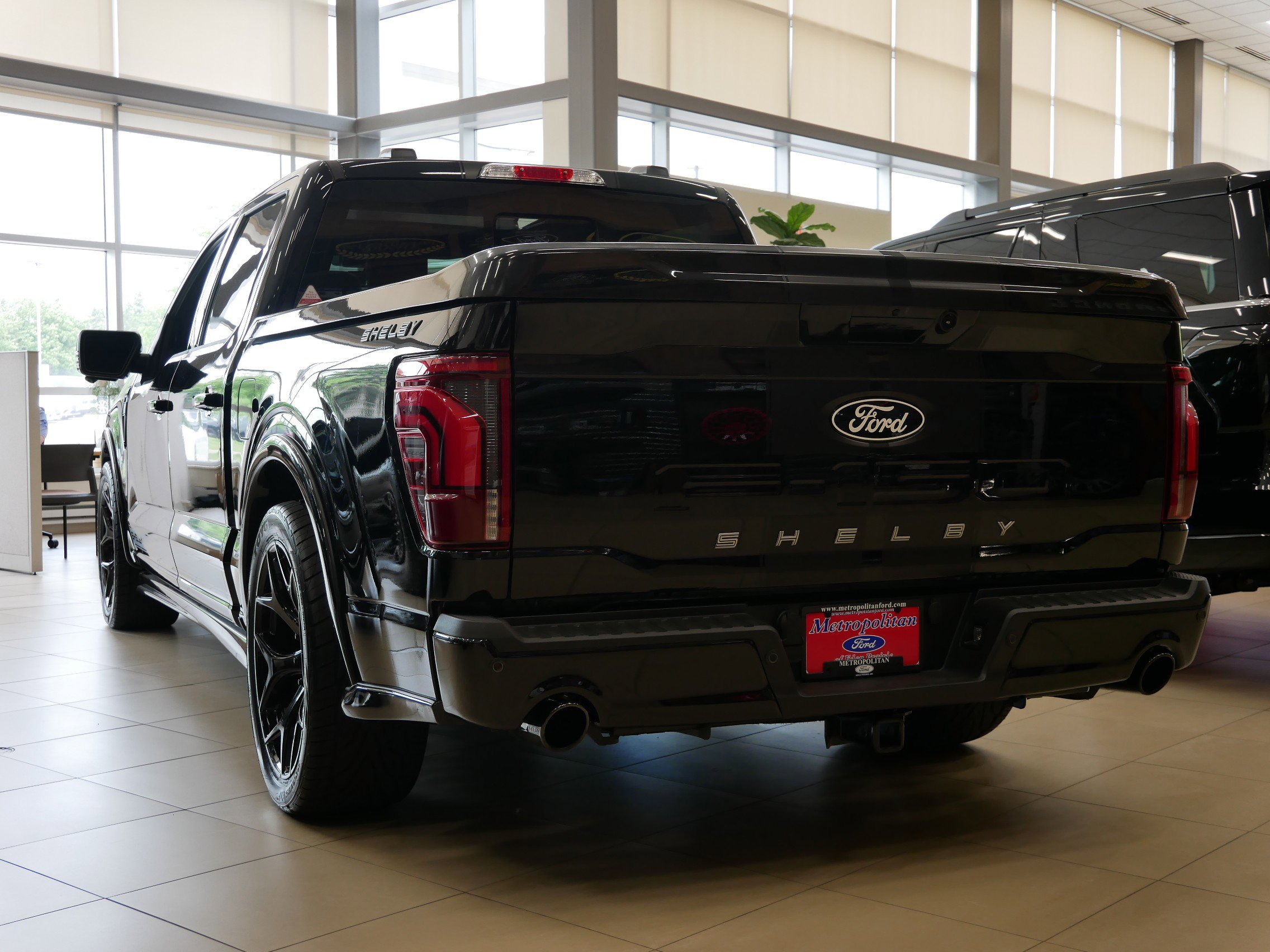 2025 Ford F-150 Lariat photo 4
