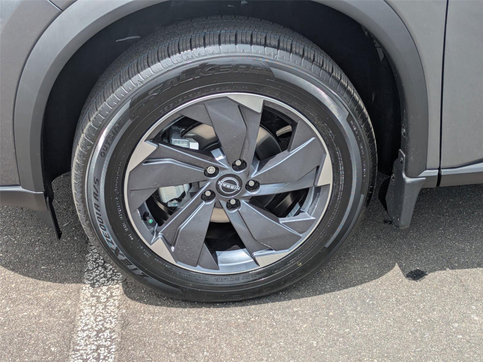 2026 Nissan Rogue SV photo 9
