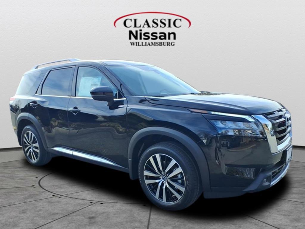 2025 Nissan Pathfinder Platinum's photo