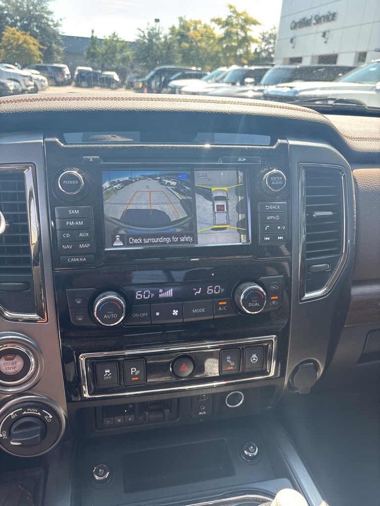2016 Nissan Titan Crew Cab Platinum Reserve photo 17