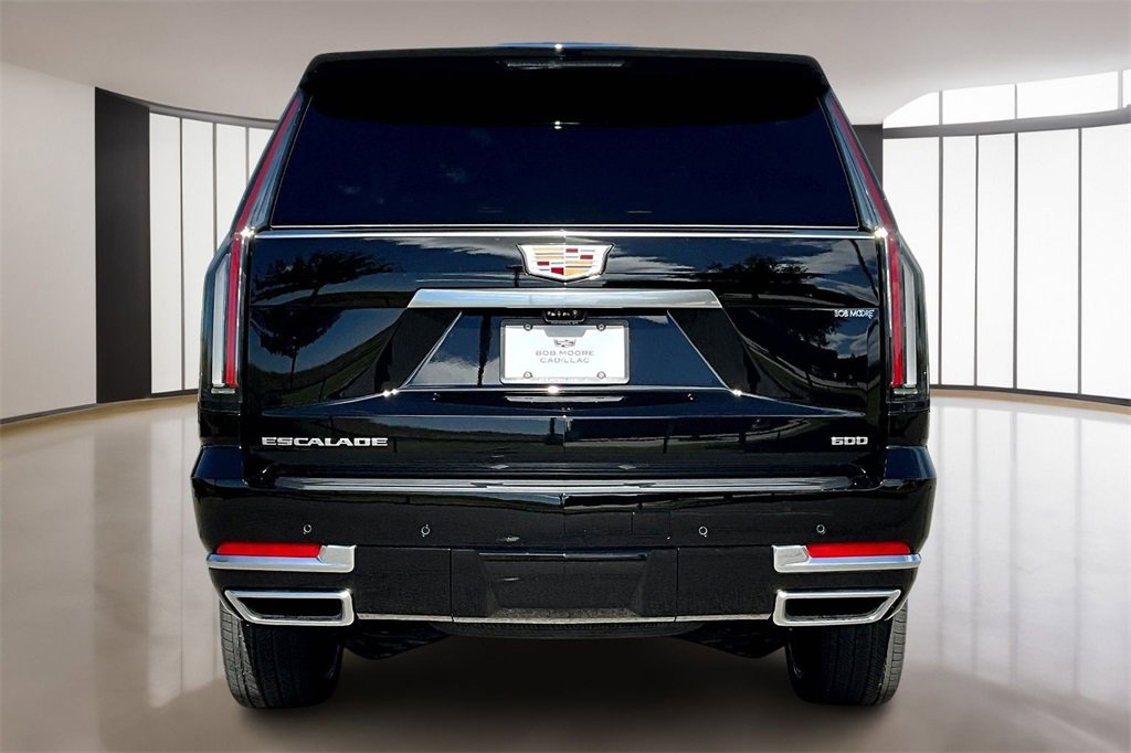 2026 Cadillac Escalade Luxury photo 2