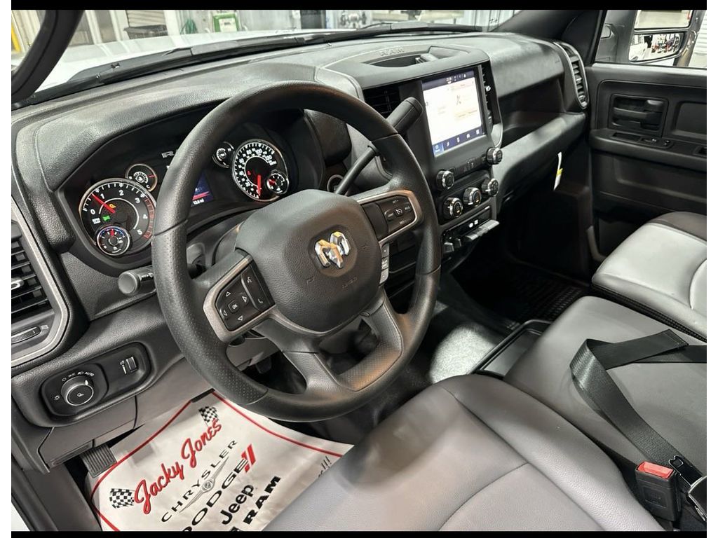 2024 Ram 2500 Tradesman photo 4