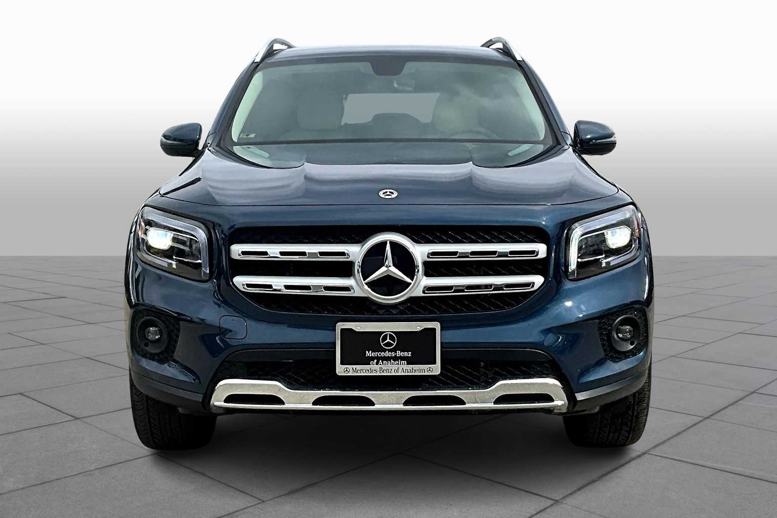 2023 Mercedes Benz GLB 250 photo 3