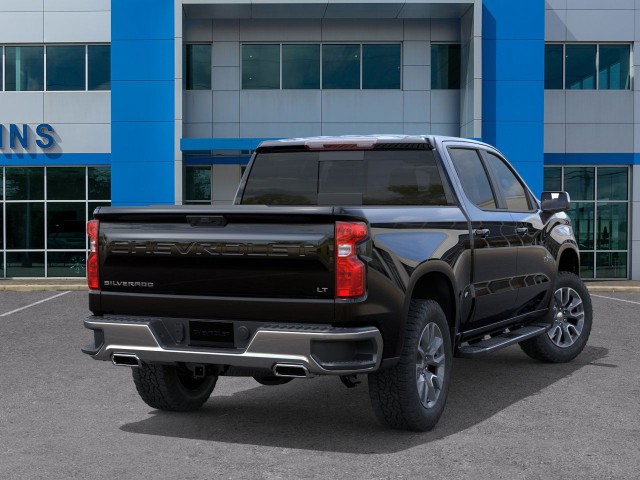 2026 Chevrolet Silverado LT photo 2