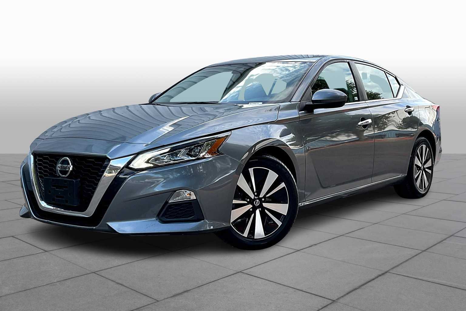 2022 Nissan Altima 2.5 SV photo 2